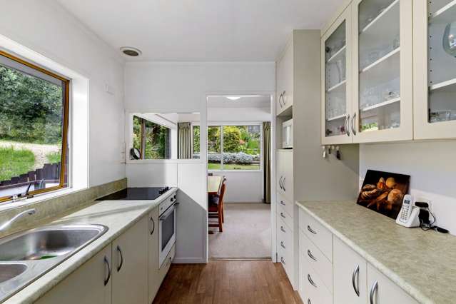 2/4 Celina Place Browns Bay_3