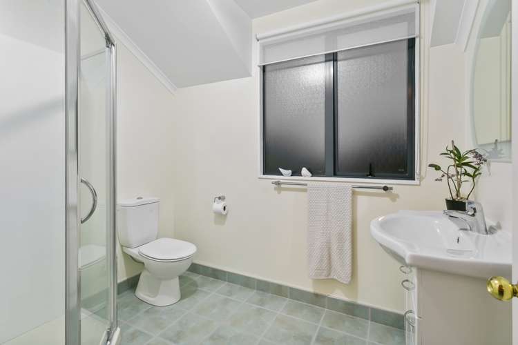32c Isobel Road Greenhithe_13