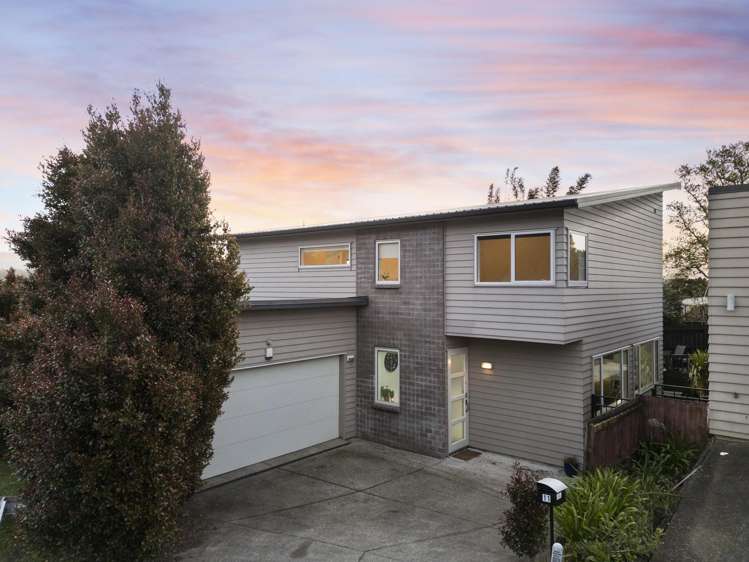 11 Sunshine Boulevard_0
