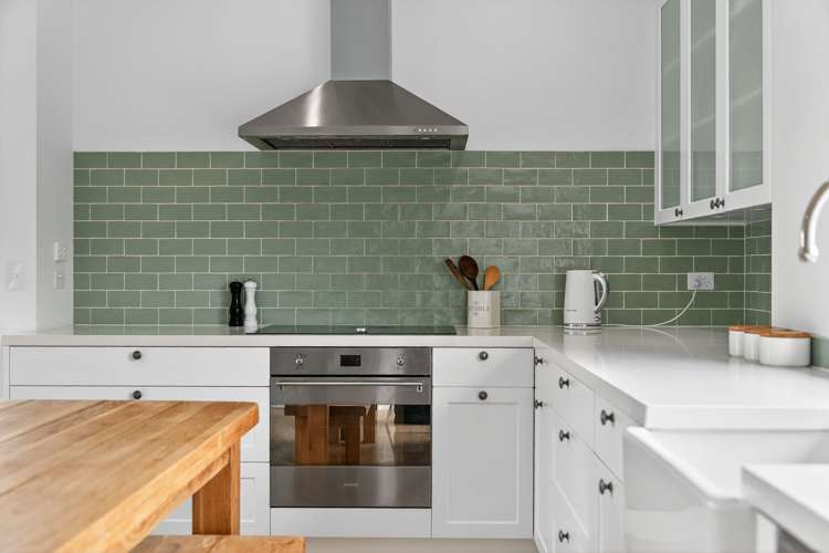 2 Lawrence Carter Drive Bombay_8