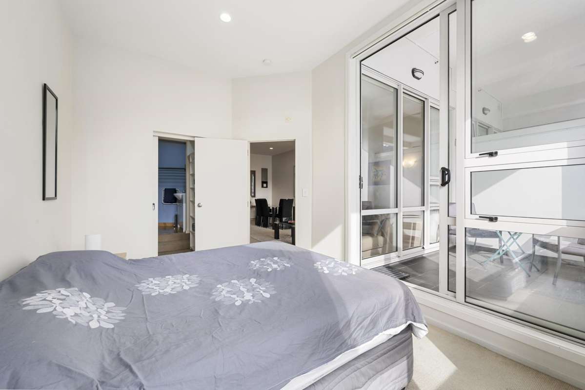 205/107 Thorndon Quay_1