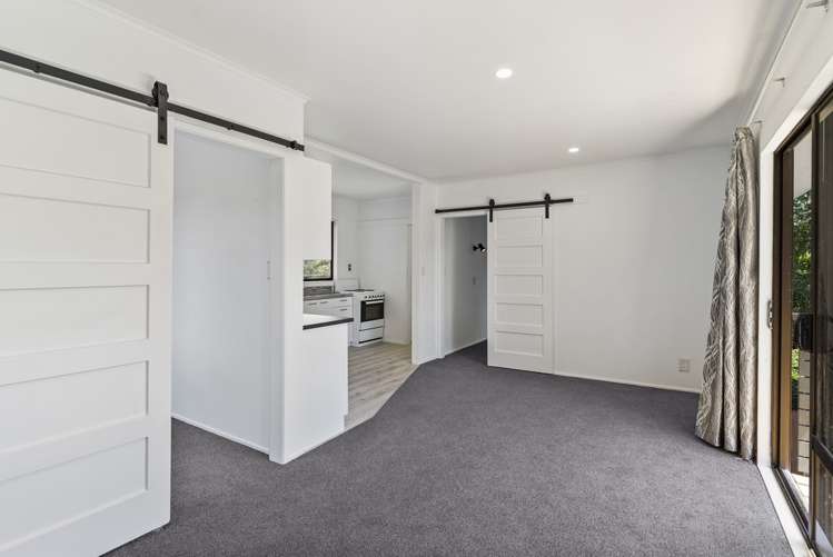 17 Titirangi Road New Lynn_5