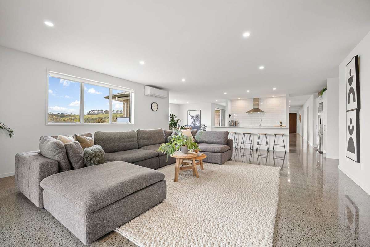 200e Valley Road_5