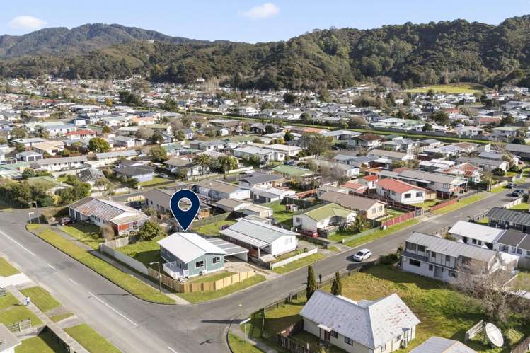 1 Weymouth Grove Wainuiomata_26