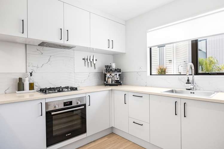 14b Kelwyn Road Kelston_5