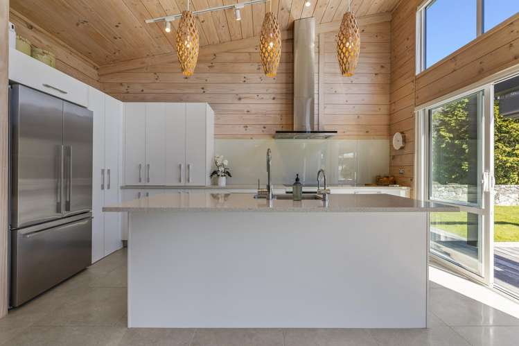 2 Paulines Way Wharewaka_18