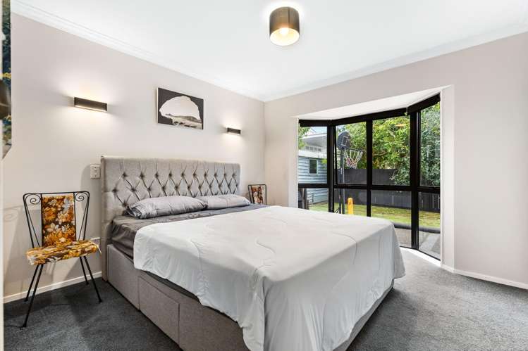 2 Tui Street Point Chevalier_14