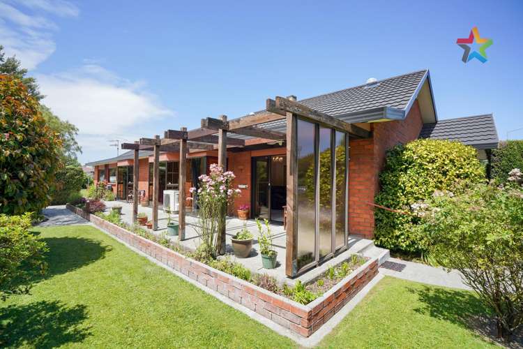 195 Queens Drive Windsor_1