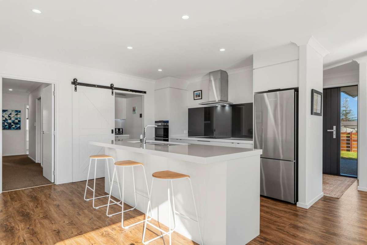 25 Charlotte Drive_4