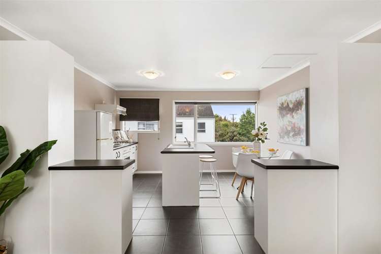 2/25 Inverness Road Browns Bay_5