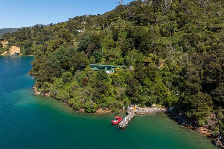 110 Lochmara Bay Marlborough Sounds_23