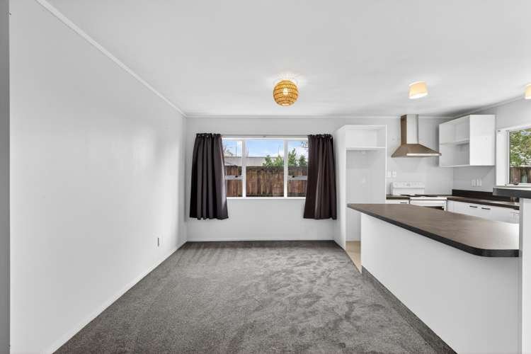 58B Whiting Crescent Greenmeadows_4