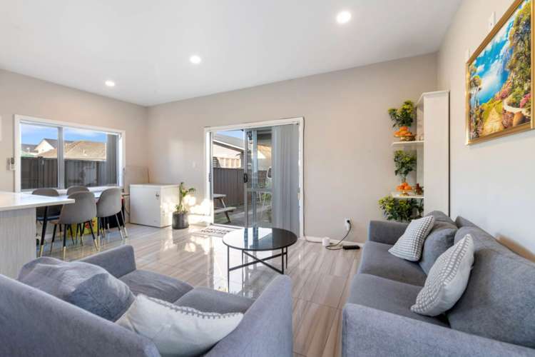 16 Farnborough Crescent Mangere_4