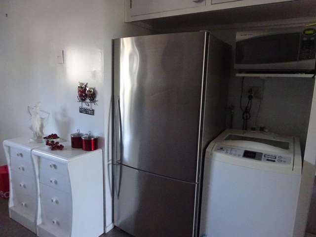 2/16 Allens Road Allenton_3