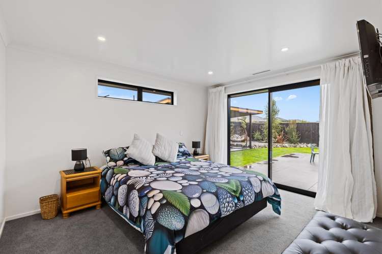 180 Faringdon Boulevard Rolleston_13