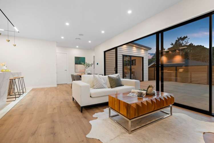 6 Barrel Crescent Swanson_11