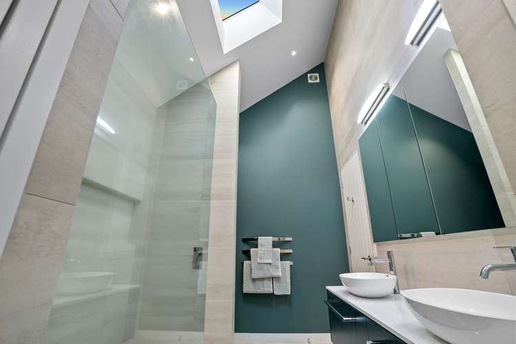 10 Vaughan Crescent Murrays Bay_10