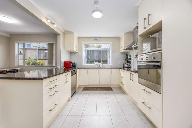 6 Oteha Valley Road_4