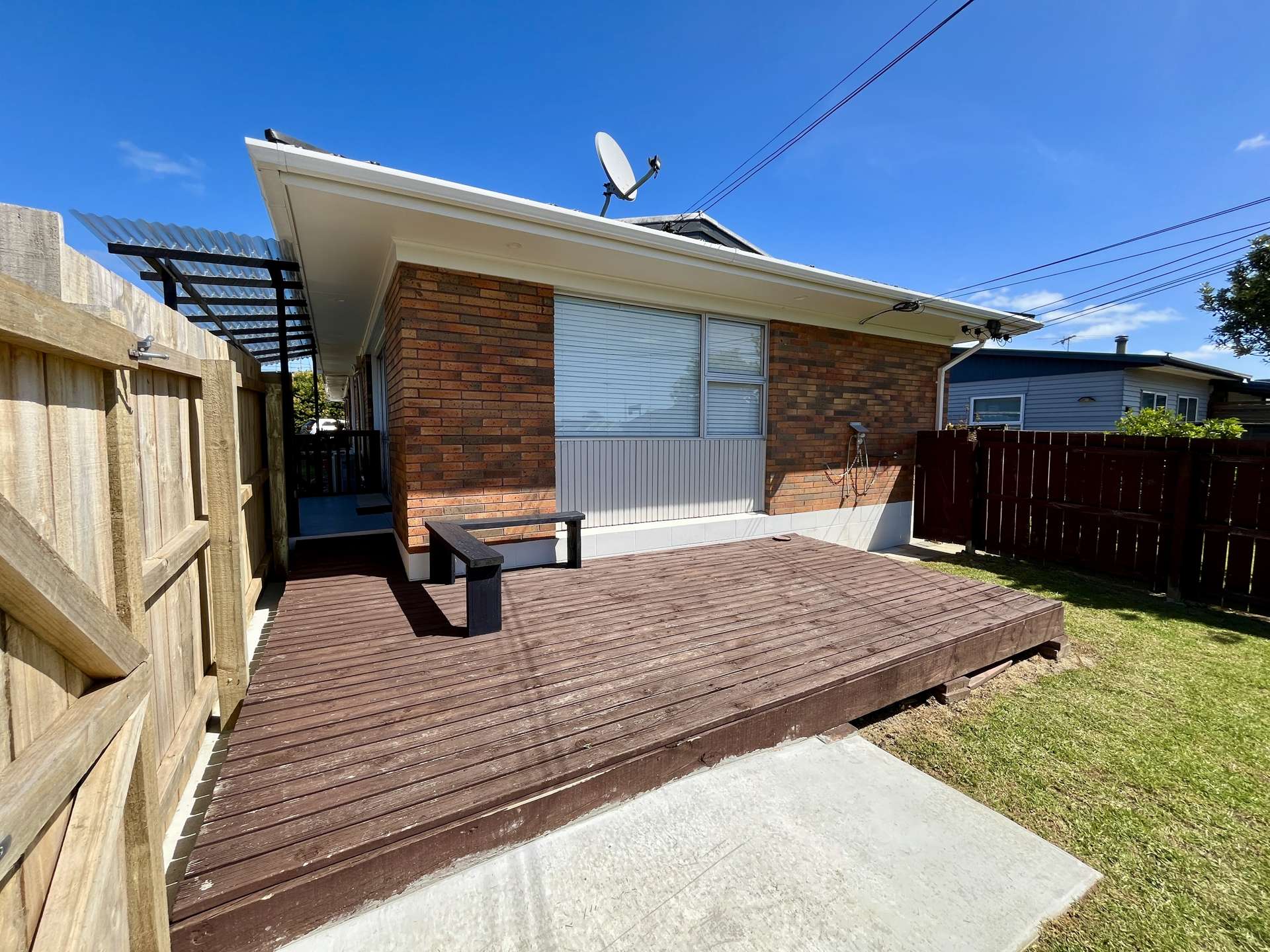 1/101 Mcleod Road Te Atatu South_0