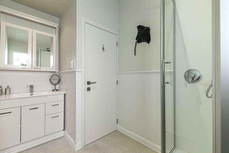 47 Lake Road Devonport_16