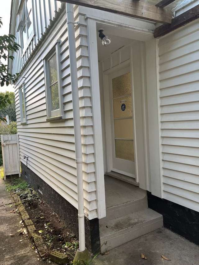 43 McCullough Avenue Mount Roskill_2