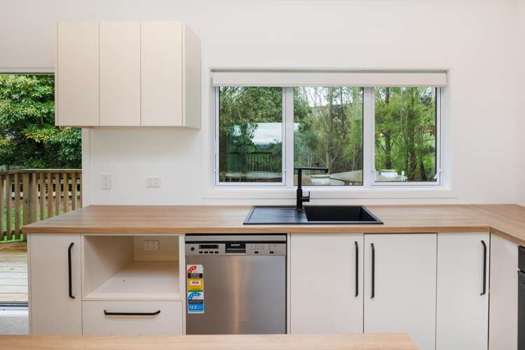 35 Oram Drive Turitea_37