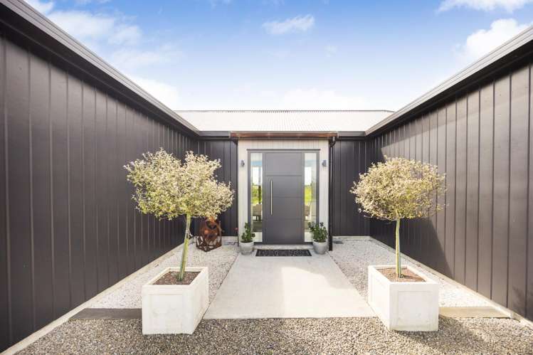 51 View Road Halcombe_2