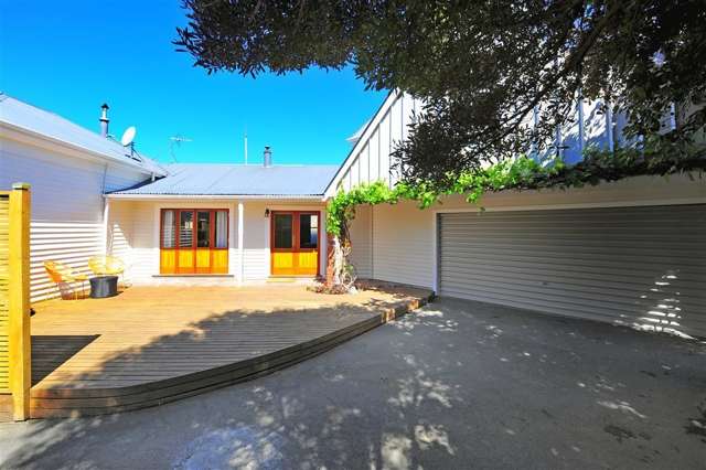 102 Wildberry Street Woolston_1