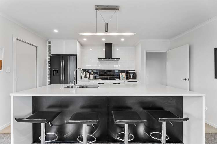 31 Corsair Crescent Burleigh_5