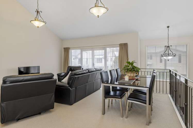 31 Chateau Crescent Rangatira Park_5