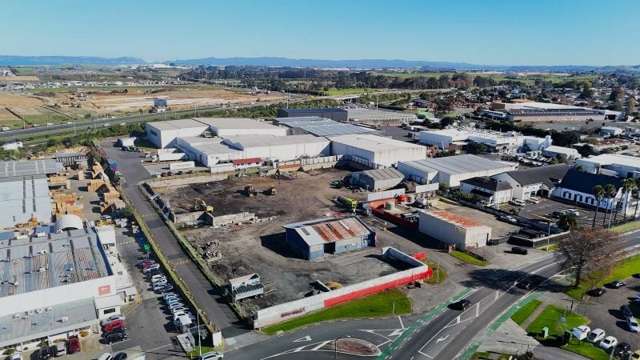 12,050sqm Yard
