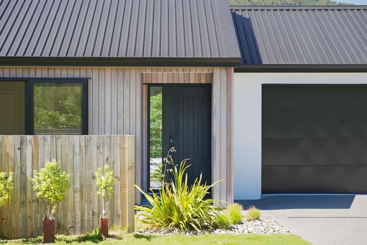 100 Waipunahau Road Waikanae_1