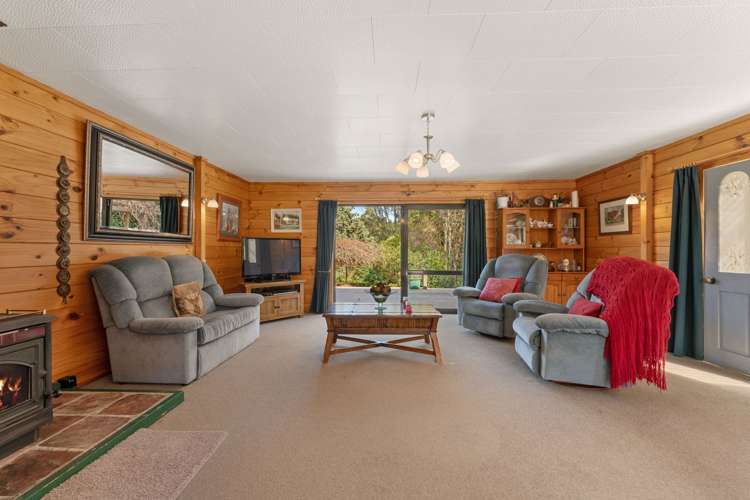 202 Whangamata Road Kinloch_11