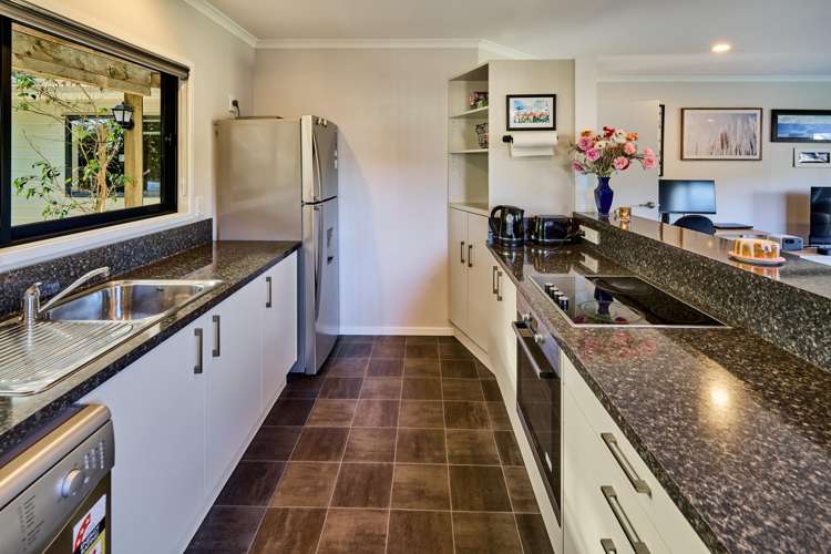 1A Peel Place Wainuiomata_3