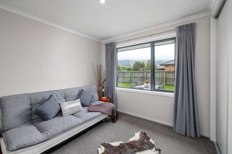16 Eric Batchelor Place Waimate_13