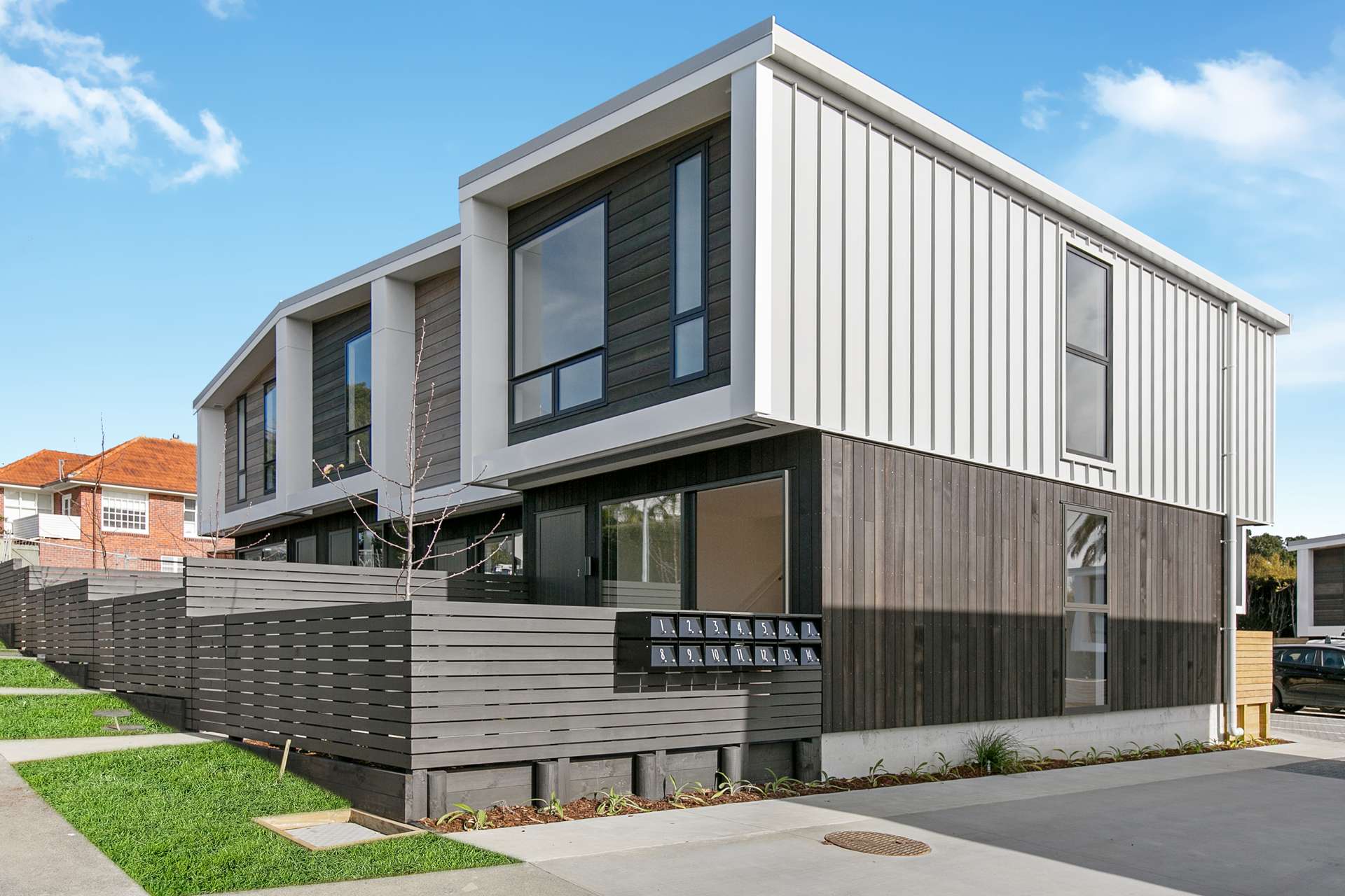 2/4 Glen Atkinson Street Saint Heliers_0