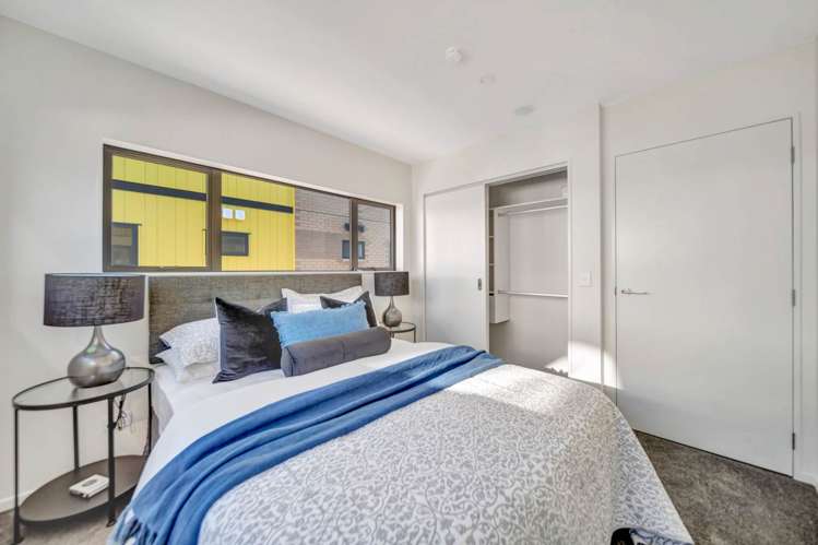 393 Ormiston Road Flat Bush_11