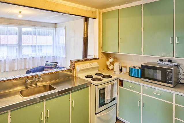 6 Marne Grove Waitangirua_1