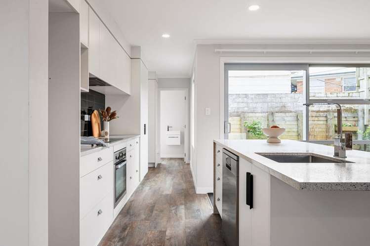 34A Houchens Road Glenview_6