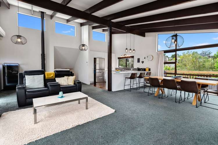 17 Chatham Avenue Paremoremo_10