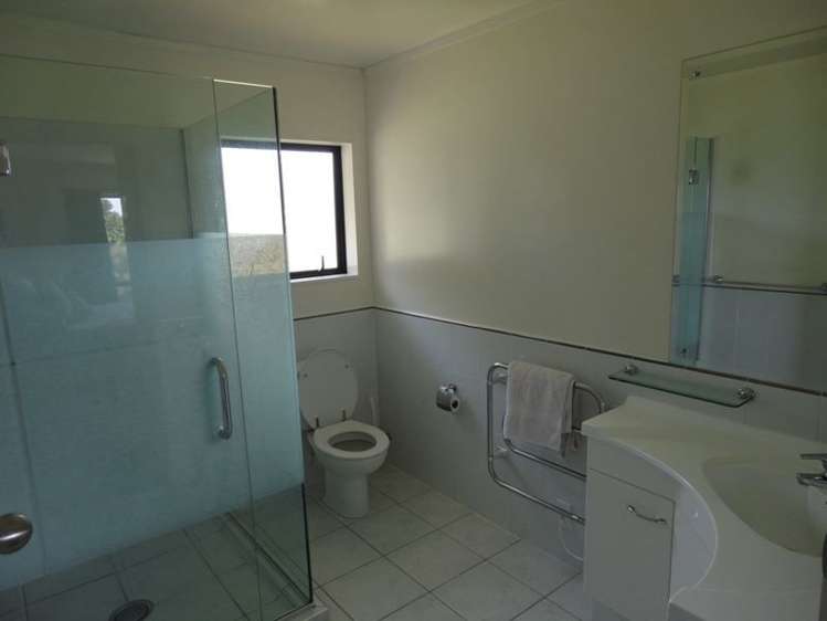 69 Awanui Rise Papakura_13