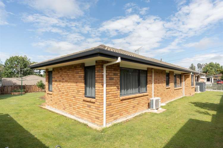 103 Dixon Road Glenview_17