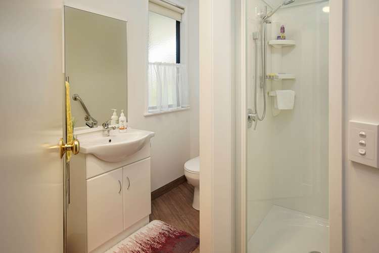 81 Aldinga Avenue Stoke_9