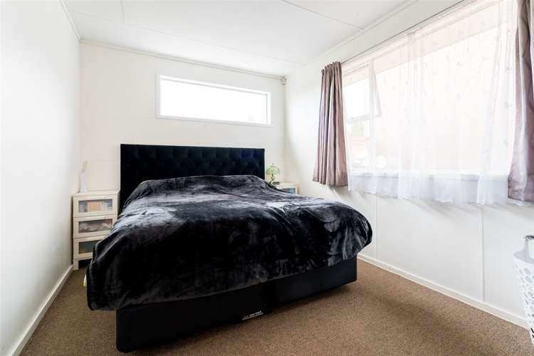 121 Riselaw Road Calton Hill_11