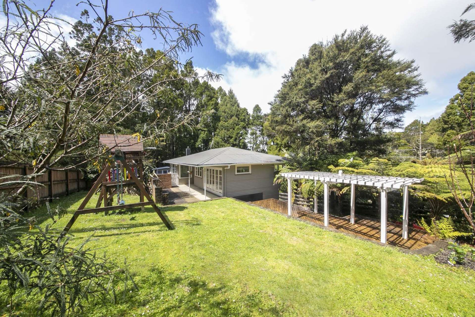 1 Sylvan Valley Avenue Titirangi_0