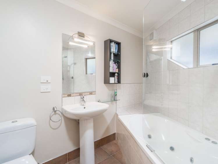 3/144 Lake Terrace Taupo_11