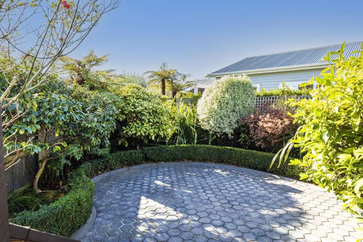 2/11 Duncan Street Sumner_13