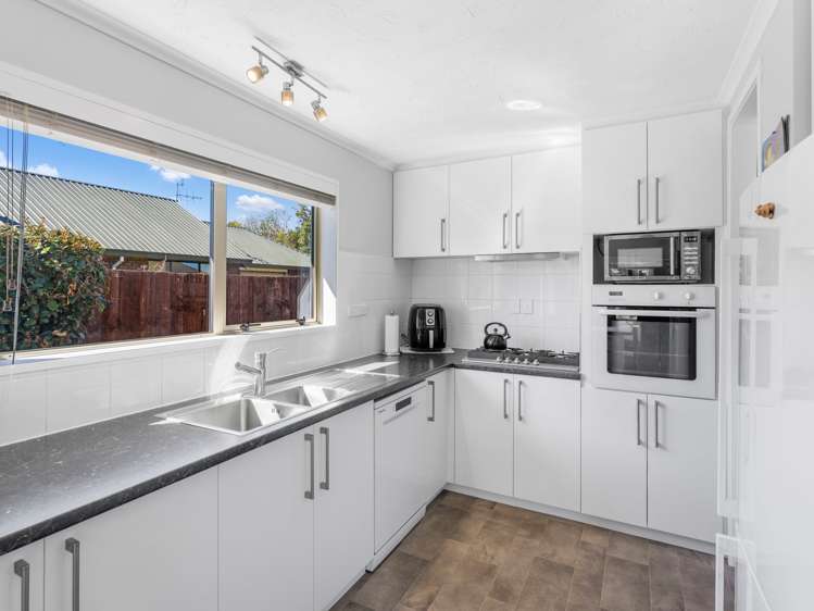 150 Royal Park Drive_5