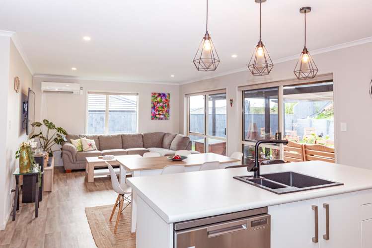 15 Magnolia Crescent Tawhero_2