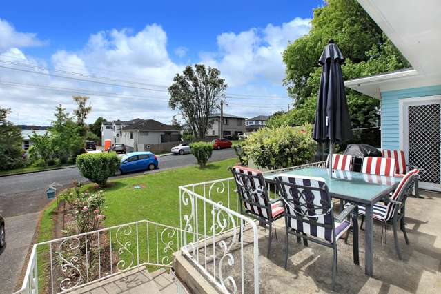 8 Sherwood Avenue Te Atatu South_1